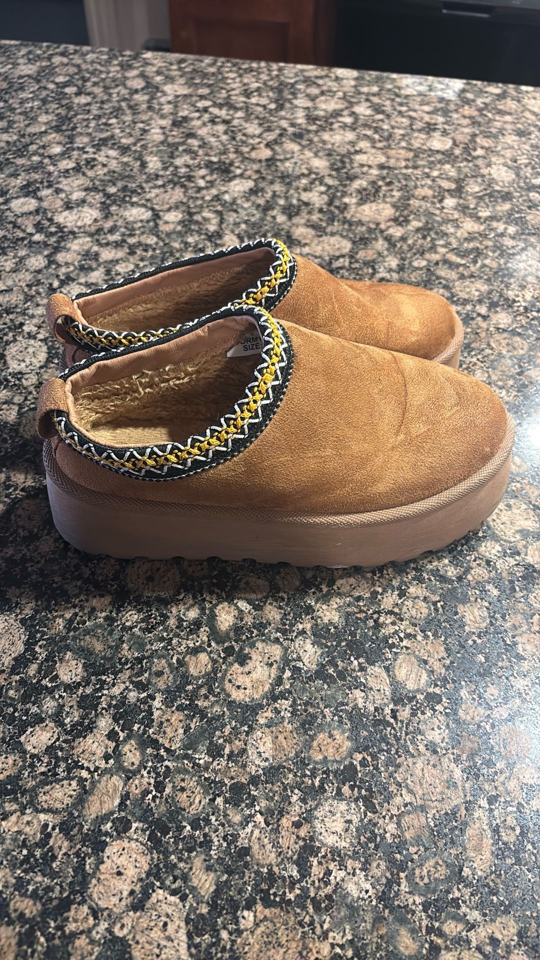 Mudd platform flippers women size 7