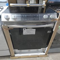 New Stoves With One Year Warranty ✨️ Starting At $549