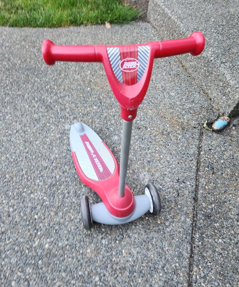 Radio Flyer Toddler Scooter