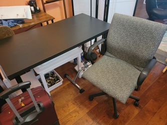 Desk. Rolling Office chair