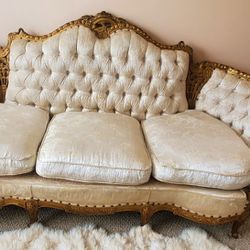 Gorgeous Sofa Victoria Style.  Clean, No Smoke, No Pets 