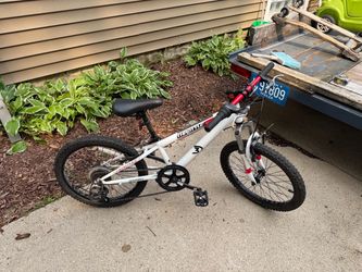 Dynacraft 20 inch Kids Bike, 7 speed, good seat and tires, solid, $40