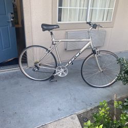 GT Nomad Sport Mountain Bike.