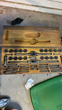 VINTAGE USED BLUE POINT TOOLS TAP & DIE SET, 1/4IN. - 1/2 IN.