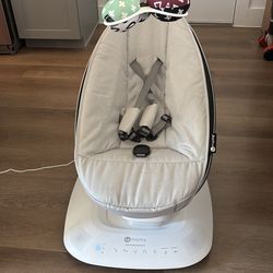 4moms  MamaRoo Smart Bluetooth Baby Swing