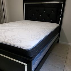 NEW QUEEN MATTRESS WITH BOX SPRING ♨️ Bed frame is not available