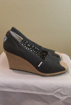 Toms wedge women size 9