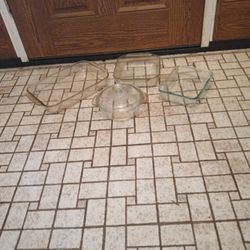 Four Pyrex Baking Dishes For One Price 