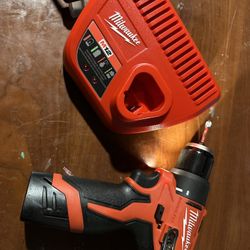 Brand New Milwaukee M12 Drill Driver 