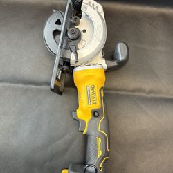 Dewalt Saw 
