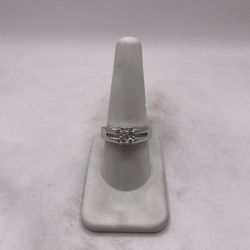 14kt Gold Diamond Engagement Style Ring 