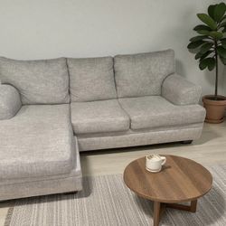 Like new Modern Light Gray L-Shaped Sectional Sofa