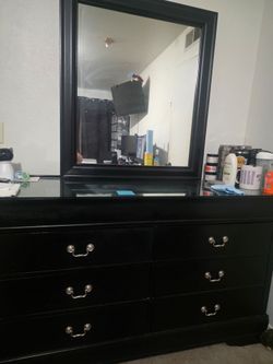 Black 3-Piece Bedroom Set – Dresser, Mirror, Chest & Nightstand