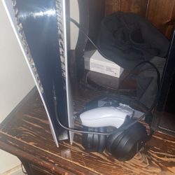 PS5 1 Controller , 2 Games , Wireless HEADSET