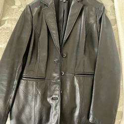 Perfect for Fall/Winter! Black Leather Women’s Blazer