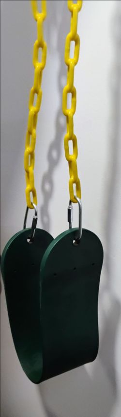 Swing with chain