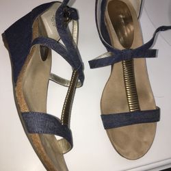 Size 8.5 Anne Klein Jean wedge sandals
