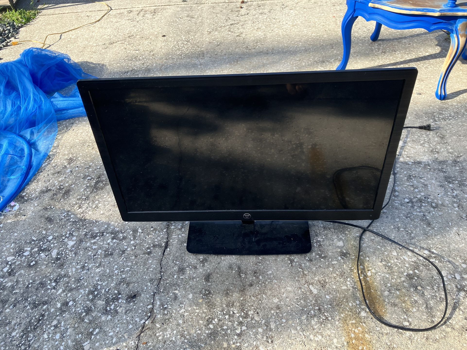 32 Inch TV