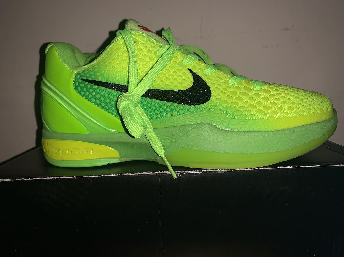 Nike Kobe Grinch 