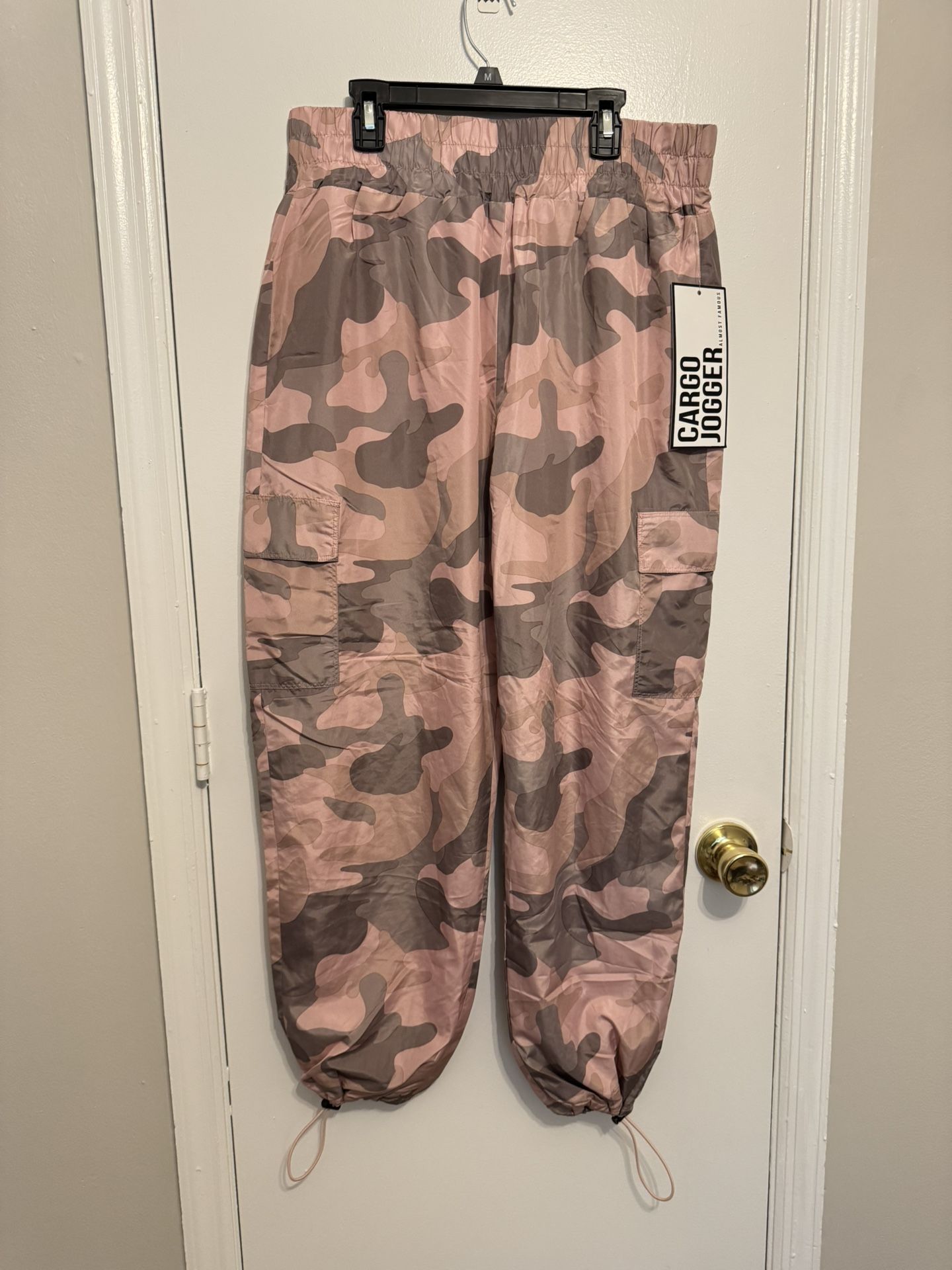 Almost Famous Pink Cargo Pants Size L