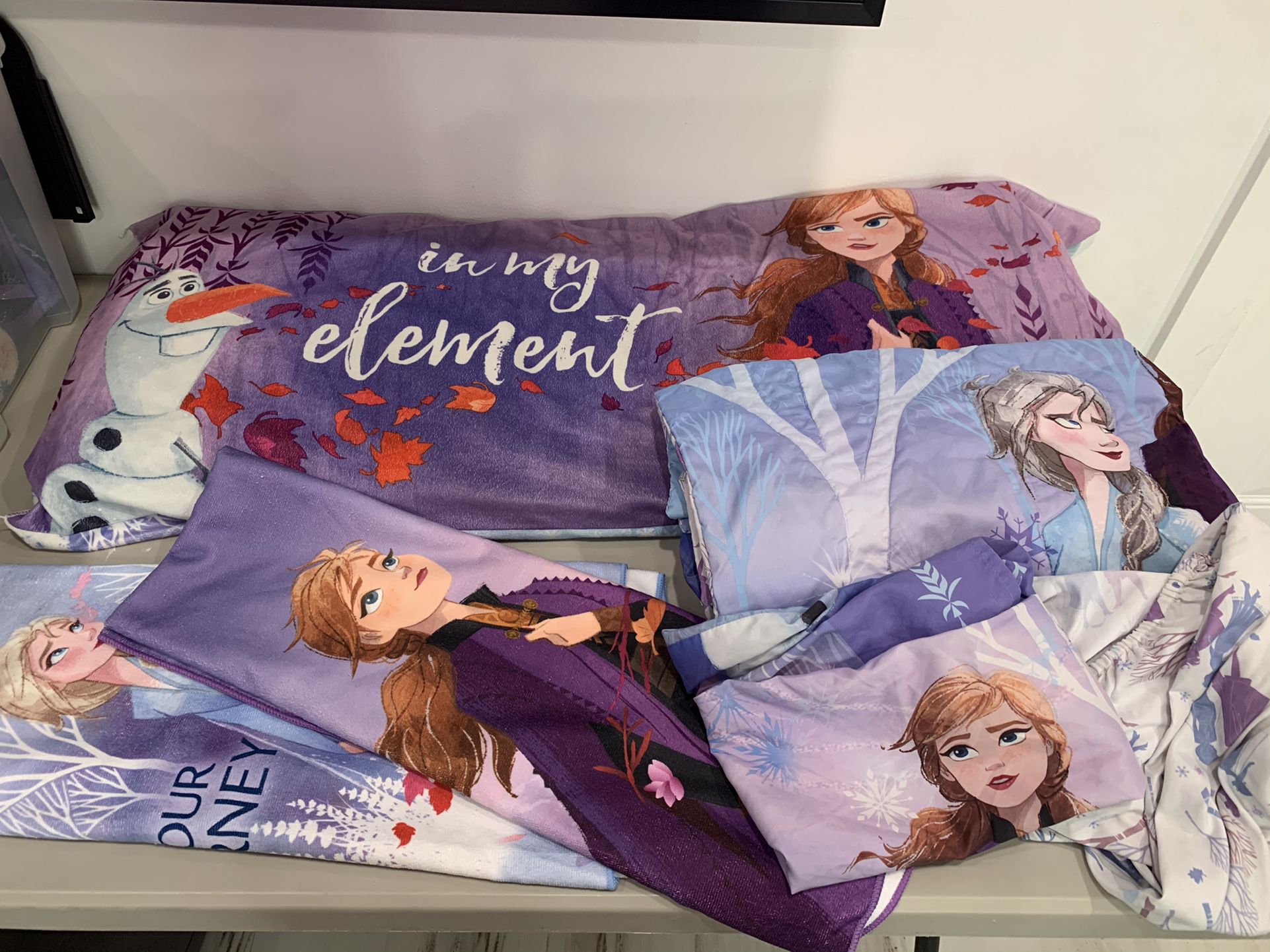 Disney Frozen Pillow.Toddler Bedset.Towels