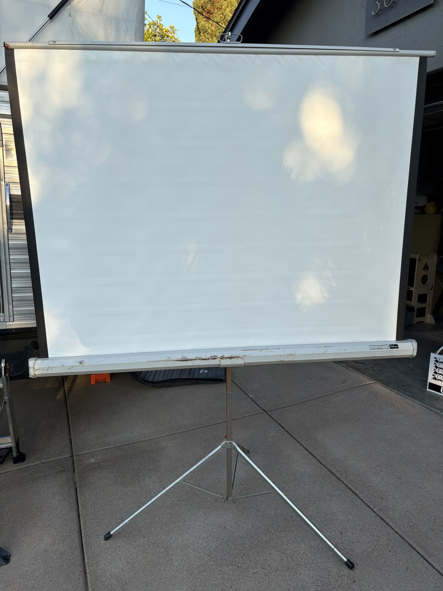 Projection Screen