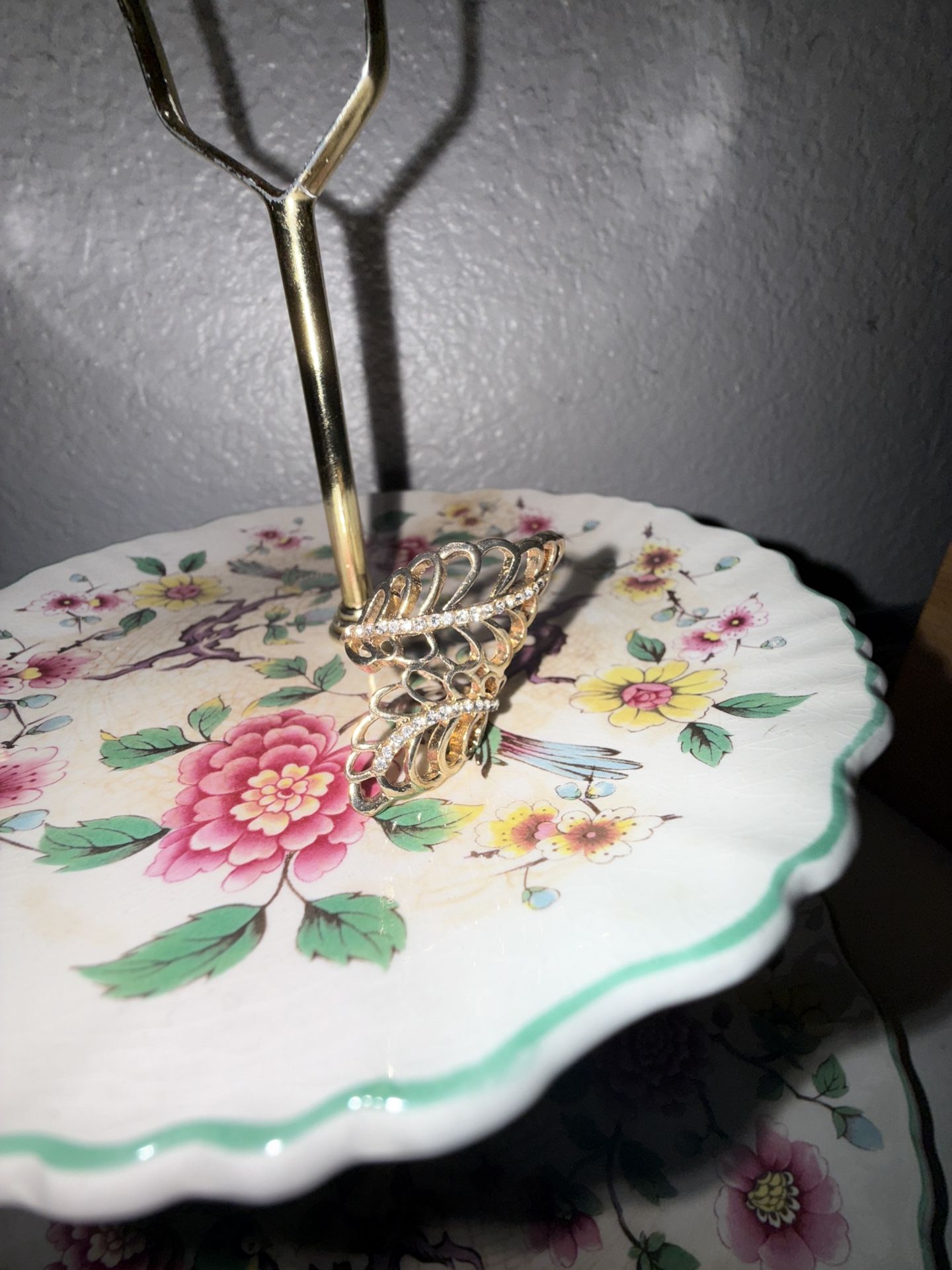 Gold floral jeweled ring