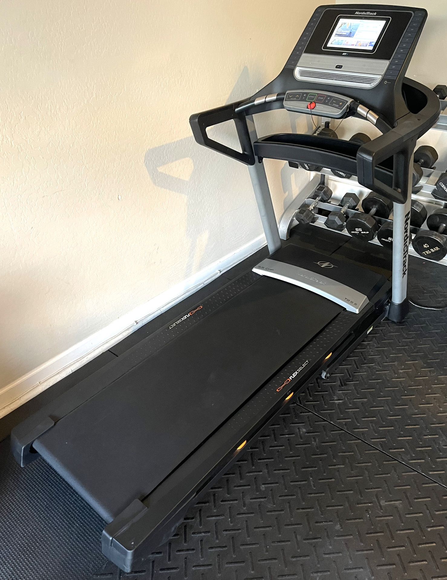 NordicTrack T8.5S Treadmill Walk/Run/Jog Exercise Machine Workout Fitness Fold-able Home Gym