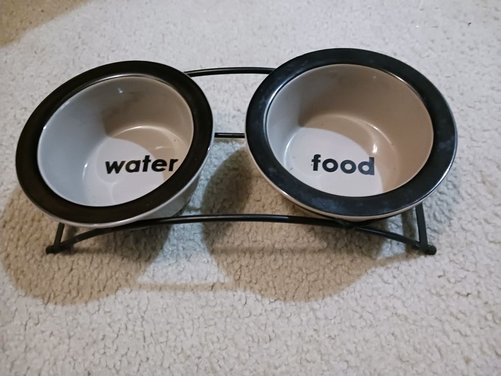 Dog Food And Water Bowls 