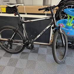 Trek 820 Mountain Bike