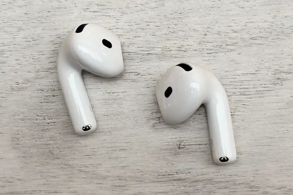 Apple AirPods 4