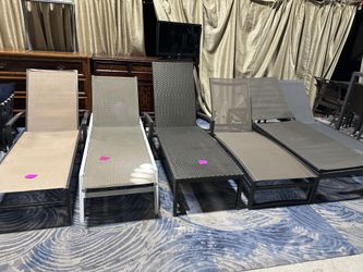 Quality Like New Lounge Chairs