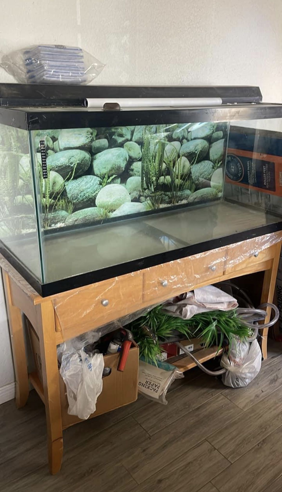 75 gallon fish tank + accessories 