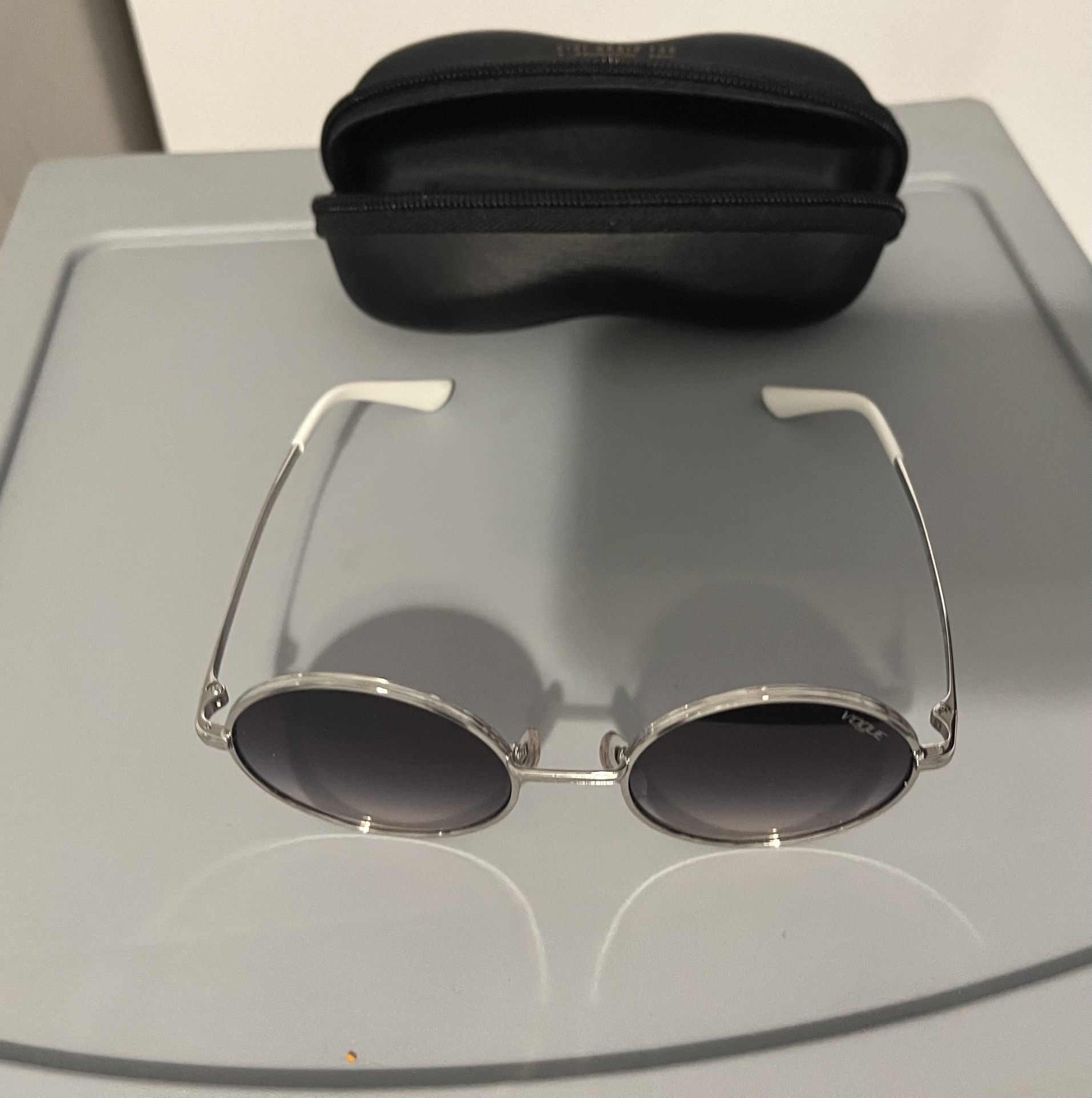 Vogue Men’s Gigi Hadid Round Sun Glasses 65.00 Or Best Offer