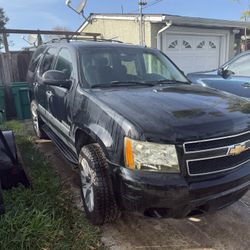 2007 Chevy Tahoe  Parting Out 
