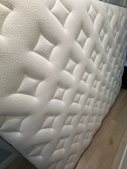 Bear Pro Hybrid Queen Mattress