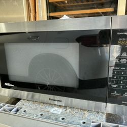 Panasonic Stainless Steel Microwave – Model NN-SC668S