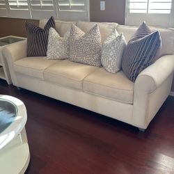 Sombrero White Couch And Moretti Chair
