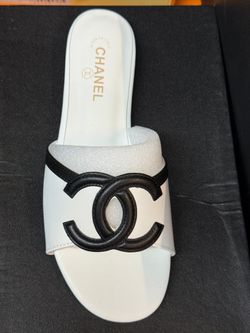 Chanel slides