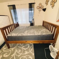 💕💕💕💕💕💕🥰$325-(firm on price) Beautiful Full size bed frame (frame only does NOT include mattress)  (sold separately from mattress (mattresses ar