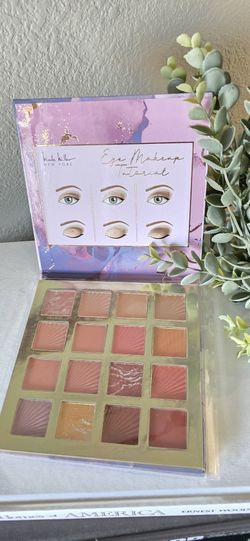 BRAND NEW ✨️Nicole Miller New York~BARE EYESHADOW PALETTE✨️Total Of 16 Shades! 

