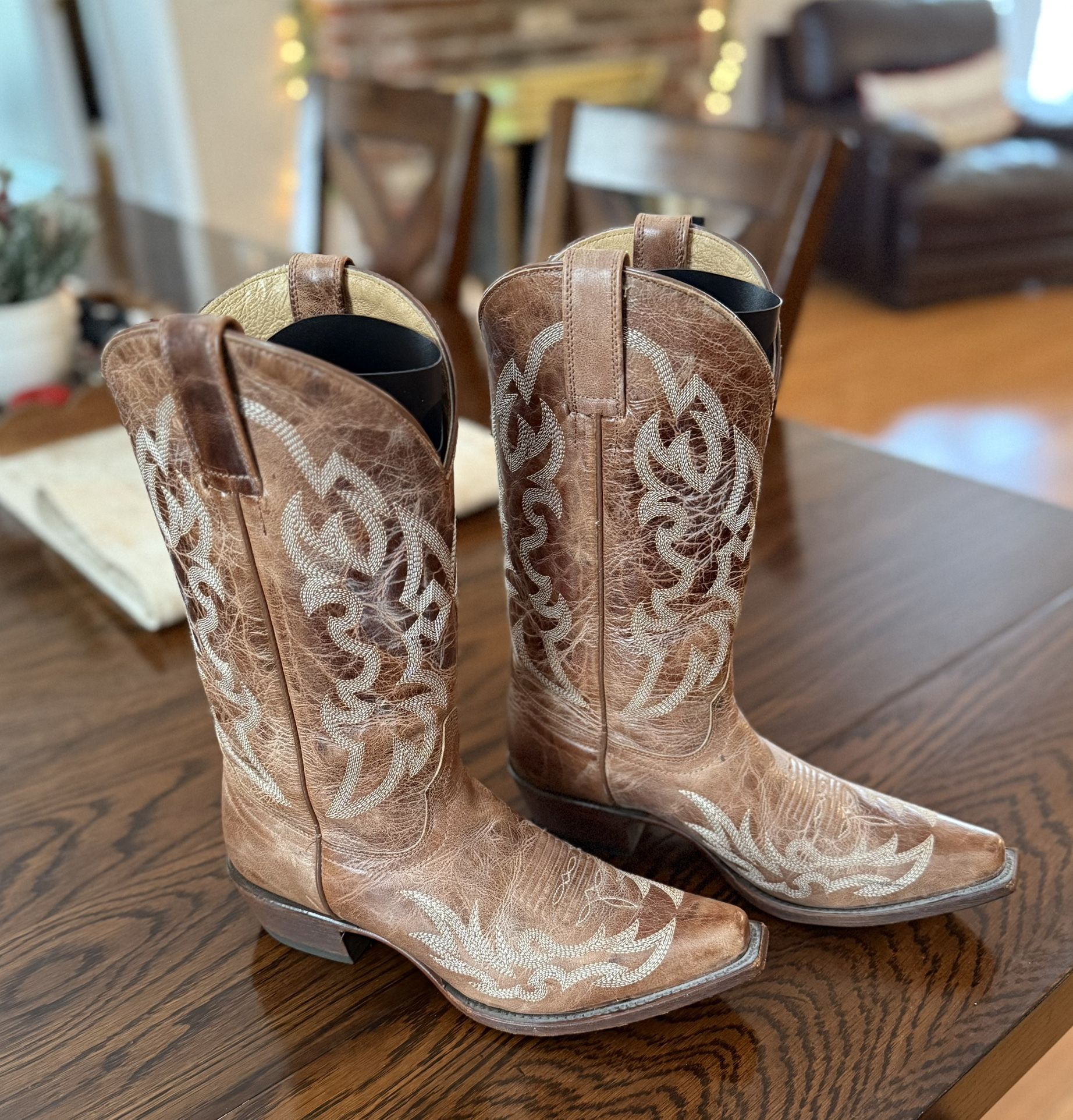 Shyanne Women’s Boots - Size  7.5 M
