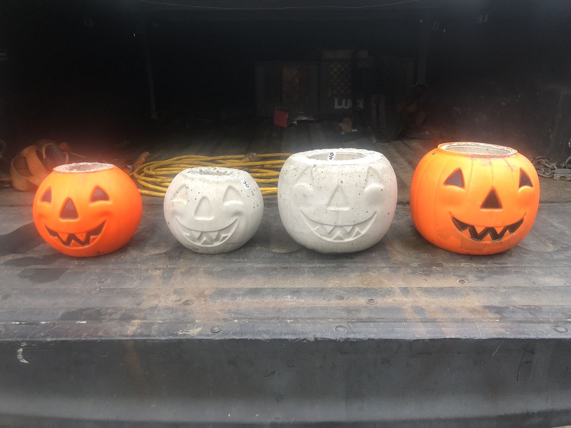 Jack-O’-Lantern Halloween Concrete Planter, Pumpkins
