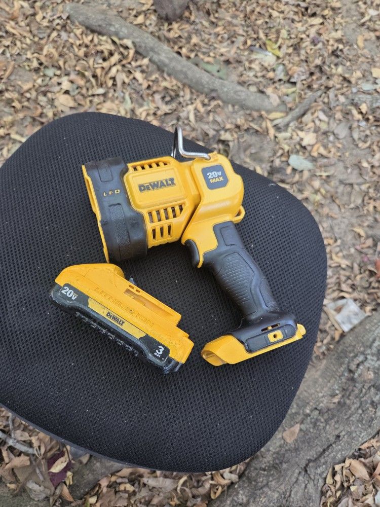 Lámpara Dewalt 20v Con Batería 3.0 Usado No Cargador $70 Firme Área Jersey Village 77O41