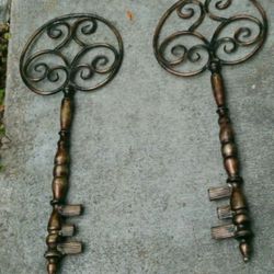 2 Large Keys Wall Decor 