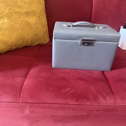 Jewelry box