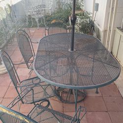 Vintage Iron Patio Set  Oval Table 6 Chairs