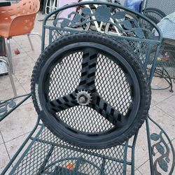 Vendo  Una Llanta De Visicleta Conrin Size 20