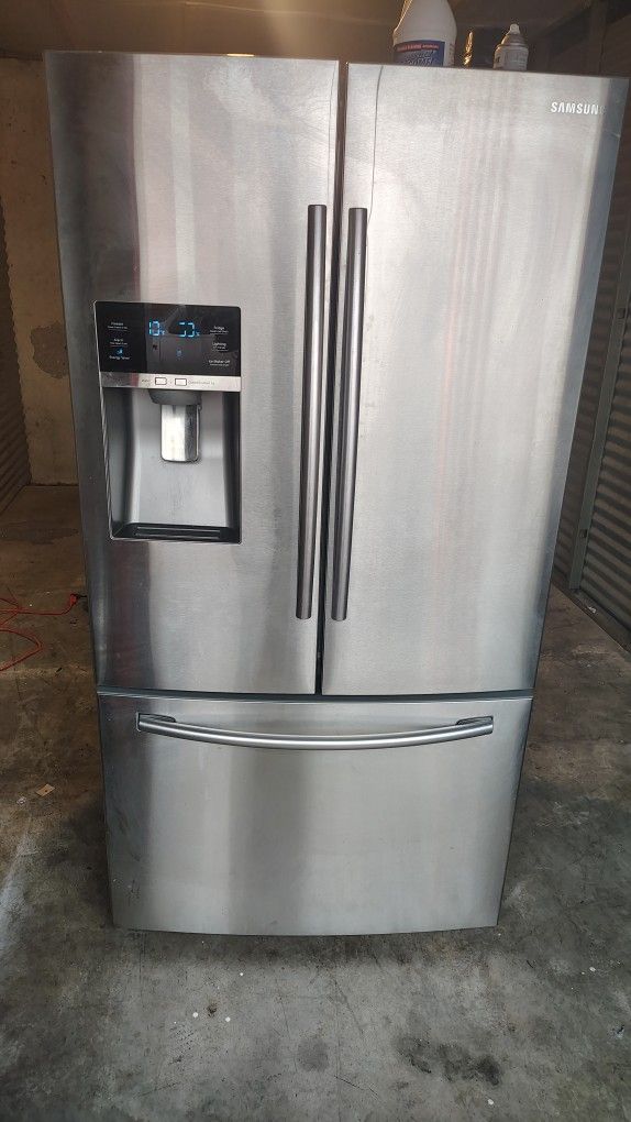 Stainless Steel Refrigerator 3 Door French. Ice Maker Works Water Works The Freezer Works The Fridge Works Works Really Really Good They All It Work