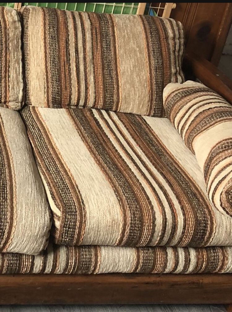 Retro 70s Couch (PLEASE READ DESCRIPTION ⬇️)